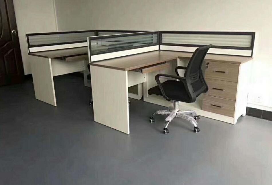 點(diǎn)擊查看商品:屏風(fēng)工位1